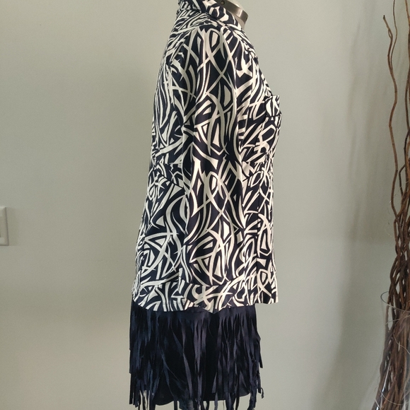 Sporty top - Picture 2 of 11